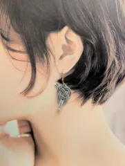 ①水引ピアス