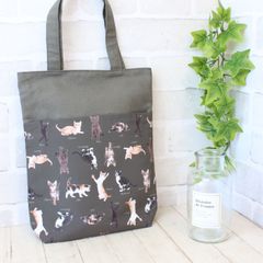 [KO]ハンドメイド 布 バッグ 深緑 猫 キジトラ ハチワレ 三毛猫 茶白 黒猫柄 前ポケット 内ポケット トートバッグ 散歩 お迎え お買い物