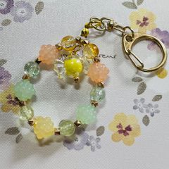 ハンドメイド　こんぺいとうビーズのキーホルダー