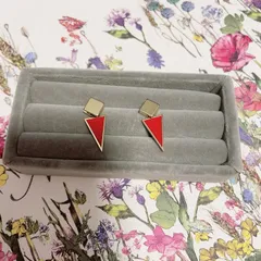 トライアングル　2way ピアス　ボルドー