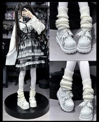 ✴︎厚底 スニーカー レディース ホワイト 白 エナメル シューズ 地雷系 ゆめかわ ゴシック ロリータ 原宿系 十字架 チェーン 推し活 靴 個性派　量産型　ロリィタ　界隈　病み　可愛い　可愛い　夢　推し活　ゴスロリ