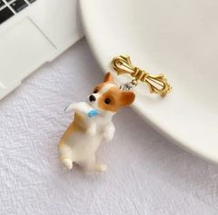 コーギー ブローチ ゆらゆら 襟 瞳 犬 愛くるしい ペット アニマル 動物 短足 長い胴 表情 お揃い ギフト ペア 贈り物 贈りもの 新品
