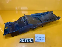 ★【送料無料】[TT 54704]ホンダ CBR250R ABS MC41-100 リアフェンダー　インナー　カウルのサムネイル
