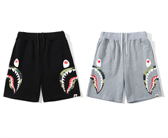 【A BATHING APE 】 2色選択可能 アベイシングエイプ 大人気 迷彩 Shark シャークカモフラージュ ハーフパンツ ン  男女兼用 春夏  ZXC175