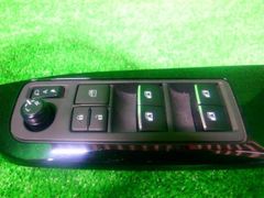 ZYX10　C-HR　P/W パワーウインドウスイッチ　【143396】