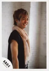 【中古】生写真(ジャニーズ) A.B.C-Z/塚田僚一/上半身・衣装黒・ストールベージュ・体右向き・横向き・歯見せ/公式生写真