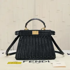 【FENDI】ピーカブー ISeeU ミディアム ハンドバック ブラック色