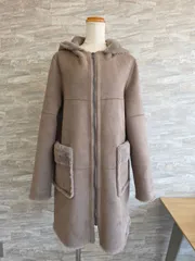 美品★Leilian WHITE LABEL(レリアン ホワイトレーベル)フーデッドコート フード付き ムートン コート フェイクファー モカ グレージュ レディース 11号 Lサイズ  PAWNSHOPRiZ  パウンショップリズ