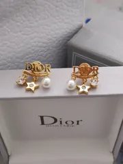 2024年最新】dior 星 ピアスの人気アイテム - メルカリ