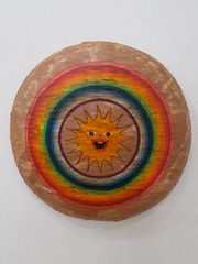 一閑張りのハッピー太陽と虹　籠に和紙　アクリル絵の具に柿渋　画家　小楠アキコ作品