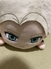 ロイド　フォージャー　寝そべり　パーティ　ぬいぐるみ