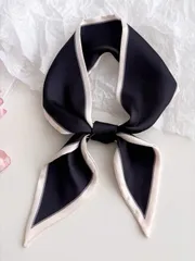 アクセサリー レディース スカーフ コントラストカラーが特徴の、両面使えるシンプルでおしゃれな装飾用スカーフ1枚と、女性用の狭い長いリボンのヘッドバンド1個が付いた、バンダナヘッドバンドファッションヘアバンド