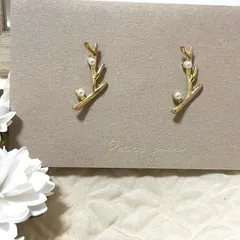 小枝　ピアス