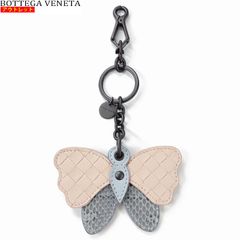 未使用 BOTTEGA VENETA バタフライ ピンク バッグチャーム - メルカリ