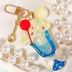 cafe青いクリームソーダ◆シェイカーキーホルダー フェイクスイーツ 押しフルーツ チェリー ハートシェイカー シャカシャカキーホルダー チャーム ダブルハートシェイカー アイス 夏 ビーズ レジン プレゼント 名入れ しぇりるのシェイカー