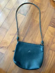 キタムラ　ショルダーバッグ　ポーチバッグ　レザー　ブラック