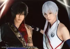 【中古】生写真(男性) 岡宮来夢(鶴丸国永)・牧島輝(大倶利伽羅)/横型・キャラクターショット/Blu-ray・DVD「ミュージカル「刀剣乱舞」鶴丸国永 大倶利伽羅 双騎出陣-春風桃李巵-」公式通販サイト予約特典撮り下ろし写真(ライブver. 第2形態)