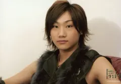 【中古】生写真(ジャニーズ) 関西ジャニーズJr./大田裕明/横型・バストアップ・衣装黒・両手下げ・ソファ茶・背景白/KANSAI JOHNNY’S Jr WEST