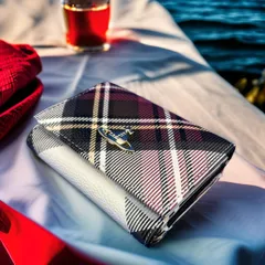 【新品・正規品・お買い得！】ヴィヴィアンウエストウッド 三つ折財布 EXIBTION-6【値下げOK】