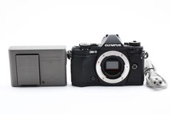 ★極上品★ 【ショット数 2,424回】 オリンパス OLYMPUS OM-D E-M5 MARK II ボディ OB2895 #300