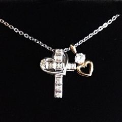 【送料無料】LAYLA シルバーアクセサリー　ハートクロス　ネックレス
