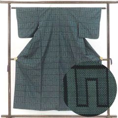 紬 身丈153cm 裄61cm 前幅24cm 後幅29cm 袖丈47cm 袖幅30.5cm レディース 袷 連続模様 裄Sサイズ 秋冬春用 正絹（シルク）グリーン やや難 リメイク リユース リサイクル【呉服のきくや】