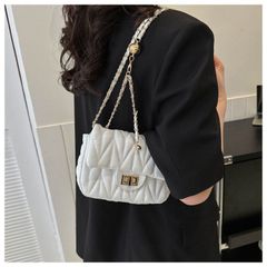 【新品】ミニショルダーバッグ　レディース　韓国ファッション　ショルダーバッグ　小さめバッグ　ミニバッグ　ハイブラ風