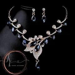 イヤリング仕様リーフクリスタル モチーフ ダークブルー ＆ ゴールド ダンス 衣装 クリスタル ネックレス  セット  発表会 イベント コスチューム アクセサリー 華やか ベリーダンス 社交ダンス アラビアンダンス