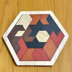 知育玩具　パズル　タングラム　幾何学　木製　モンテッソーリ　おもちゃ