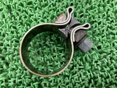 マフラークランプ ハーレー 純正 バイク 部品 サイレンサーバンド ソフテイル スポーツスター ツーリング ダイナ 曲がり無し 車検 Genuine 【中古】 70のサムネイル