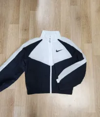 (宅配便) ナイキ クロップド ウィンドブレーカー レディース 90