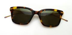 【人気モデル701Aのサングラスバージョン】THOM BROWNE（トムブラウン）　UES701A-215-49（honey tortoise - gold / green）