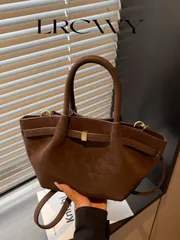 バッグ レディース ハンドバッグ 女性用ハンドバッグ 編み込みバスケットバッグ、ファッション巾着バックル式デザイン、エレガントなレトロスタイル、フェイクスエード、ショルダーバッグ、コーヒーカラー、秋冬