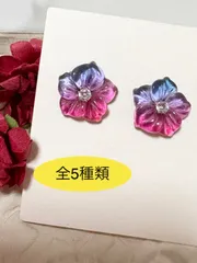 感謝際価格♡ アクリル　花　ガラスストーン　ピアス