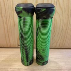 アクセントカラーにもおすすめグリップ！ マッシュルームパターン グリーンカモ BMXやクロスバイクのグリップ交換におすすめ！