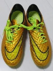 ネイマールモデル NIKE ハイパーヴェノム ファントム ゴールド レア