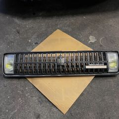 当時物　希少　130系　純正　トヨタクラウン　フロントグリル　フォグランプ付き　3111-30480