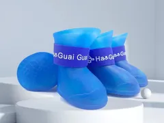 ペットレインシューズ 長靴 犬用 ネコ用レインシューズ 防水 ドッグシューズ 丈夫 滑り止め 雨の日 梅雨対策 肉球保護 着脱簡単 足の汚れ防止 ブルー S M L