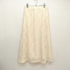 【美品】【新品タグ付き】 ★完売商品★ アプレトロ ap retro ★レーシーな立体感ある花柄模様をあしらったシアー感あるこだわりのジャガード素材★ フラワージャガードスカート 【F】フリーサイズ ホワイト 白 【凹凸ある上品で華やかな花柄】 AP23018