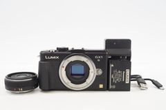C030959-1)PanasoniC　 LUMIX DMC-GX1　ミラーレス一眼レフ　 14㎜　単焦点レンズ付き