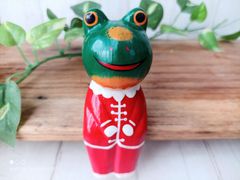 お座りカエルサンタ　母カエル