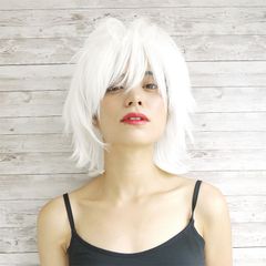 ミディアムレイヤーウィッグ ホワイト (コスプレウィッグ ショート 男装 白髪)