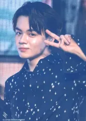 【中古】生写真(男性) JO1/鶴房汐恩/ライブフォト・バストアップ・2Lサイズ/「KCON：TACT season 2」ファミマプリント