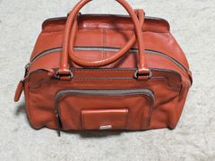 Tod'sハンドバック　ミニボストン　鍵、錠前付き　シボ皮　肉厚