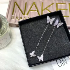 バタフライ ロング ピアス　韓国ファッション K-POP 蝶 蝶々 パピヨン