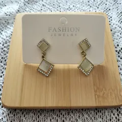 新品　ピアス　二連　ひし形　ラインストーン　上品　きれいめ　高見え　オフィス　韓国ファッション