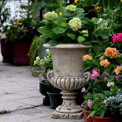 植木鉢 ヴィンテージスタイル 装飾的な植木鉢 20インチ 排水穴付き 屋内 屋外 植物用の大型ラウンドラッカープランター パティオ ガーデン 装飾 リビングルーム  アンティーク おしゃれ アンティークベージュ