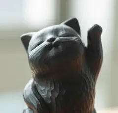 SGYP110 元也作 手作り ハンドメイド 手彫り招き猫  縁起物 （黒檀／金檀）小・大サイズ｜木のぬくもり漂う福招き猫  ギフト プレゼント  クラフト / ナチュラル / 木の雑貨 / 幸運グッズ / ギフト / 日本の美 / 福を招く猫 / 無垢材