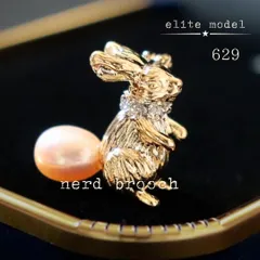 淡水パールの尻尾がかわいいうさぎさんのブローチ　本真珠 動物 上品 高級感大人