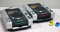 PIONEERコンパクトディスクプレーヤーCDJ-200 2台セット ホイール周辺の色が変化します